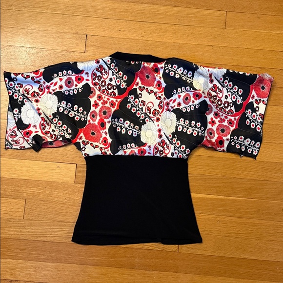 Full Tilt Black and Red Floral Kimono Top - Picture 4 of 4